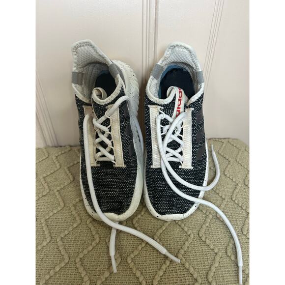 Adidas boys 3 1/2 running sneakers - Picture 3 of 5
